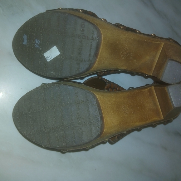 Isola Brown Studded Sandals Size 7. - Picture 3 of 7